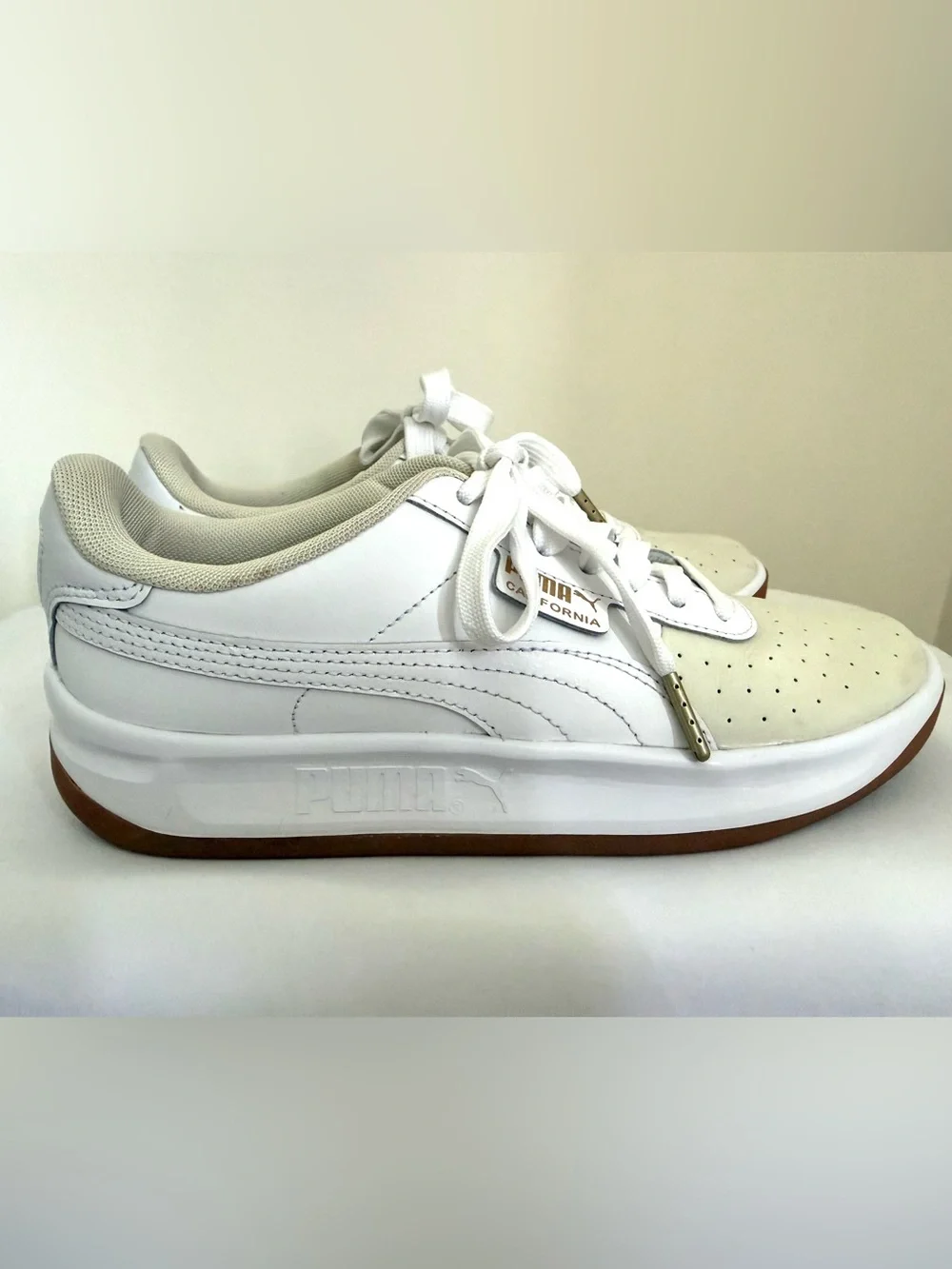 PUMA White & Cream Low Top Casual Athleisure Shoes